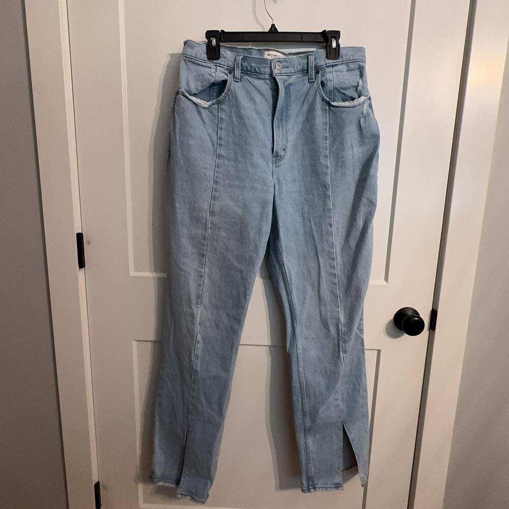 Abercrombie & Fitch Jeans Womens 14 Blue 90s Straight Curve Love Slit Hem chic